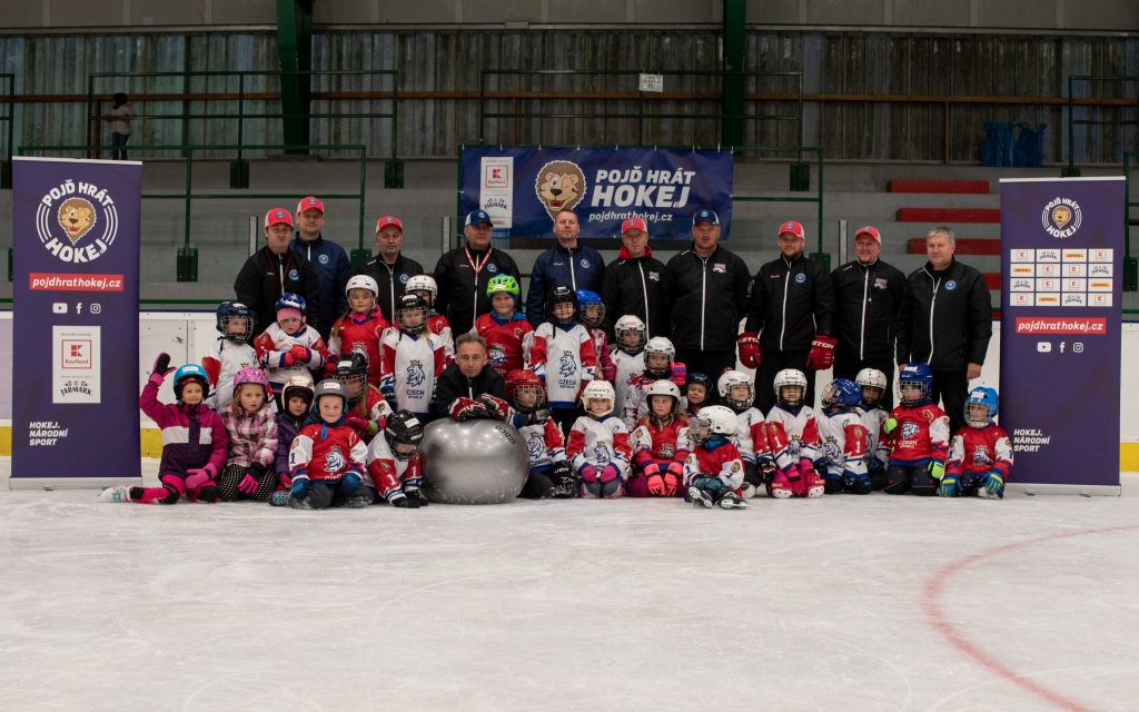 Čtvrteční odpoledne v Hlinsku patřilo dětem na akci Pojď hrát hokej.